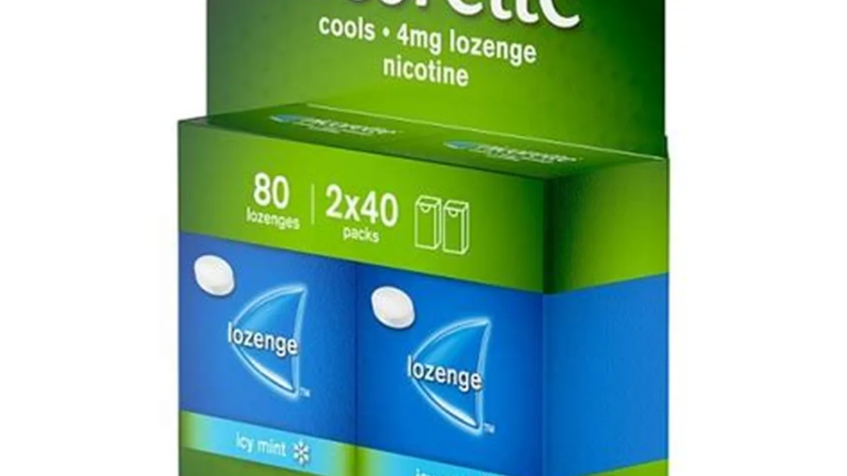 医生正在查看肝癌患者的CT影像,评估乐伐替尼4mg耐药后的进展